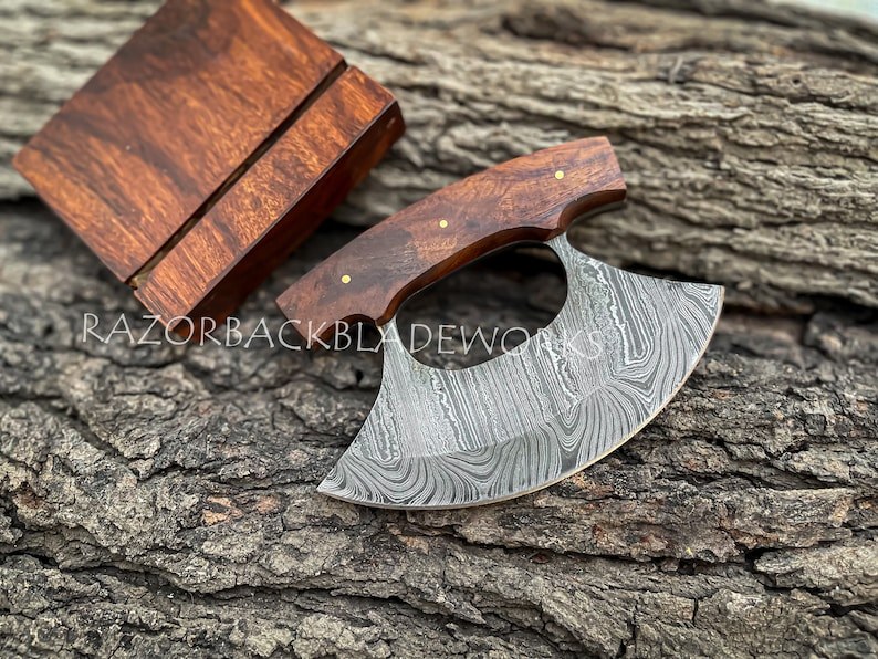 Damascus ulu with wood stand